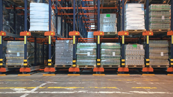 Manual vs Automated Material Handling: What is Best for Your Business?